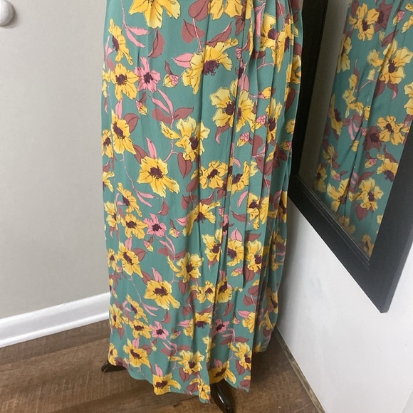 Flynne Skye Anderson Wrap Maxi Floral Tropical Beautiful Figure Flattering Dress - Picture 6 of 12
